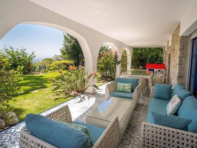 Casa maravilloso chalet en vallpineda con casita de invitados en amplio jardín en Sitges