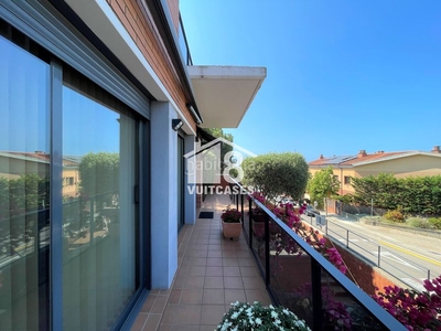 Casa pareada con 3 habitaciones con parking, calefacción, aire acondicionado, vistas al mar y vistas a la montaña en Arenys de Mar
