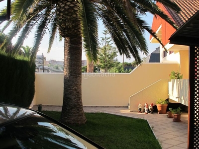 Casa pareada con 4 habitaciones amueblada con parking y piscina en Canet d´en Berenguer