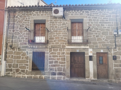 Chalet adosado en venta, Navaluenga, Ávila