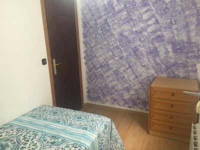 Habitaciones en C/ Segrià, Lleida Capital por 180€ al mes