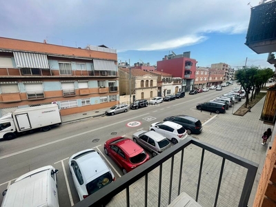 Piso con 2 habitaciones amueblado con ascensor, calefacción, aire acondicionado y vistas a la montaña en Sant Andreu de la Barca