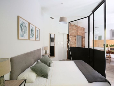Piso con 3 habitaciones con aire acondicionado en Madrid
