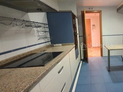 Piso con 3 habitaciones con ascensor, piscina y aire acondicionado en Madrid