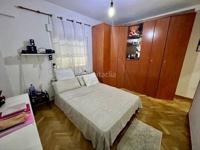 Piso con 3 habitaciones con calefacción en Portazgo Madrid