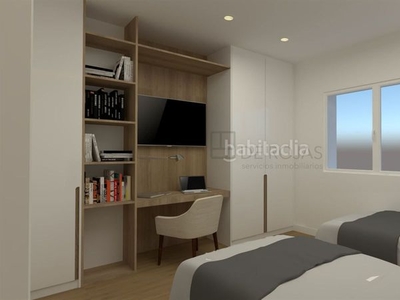 Piso con 4 habitaciones amueblado con parking, piscina, calefacción y aire acondicionado en Madrid