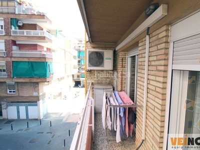 Piso con balcón y exterior en Sants-Badal Barcelona