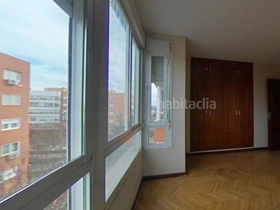 Piso en calle juan sebastián elcano piso con 3 habitaciones con ascensor en Torrejón de Ardoz