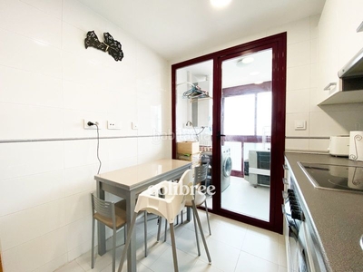 Piso en venta , con 106 m2, 2 habitaciones y 2 baños, piscina, garaje, trastero, ascensor y aire acondicionado. en Madrid