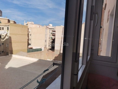 Piso magnífico piso de tres dormitorios en la zona centro en Málaga