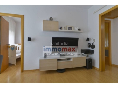Piso precioso piso en gavarra con ascensor y 3 habitaciones, baño y cocina reformados en Cornellà de Llobregat