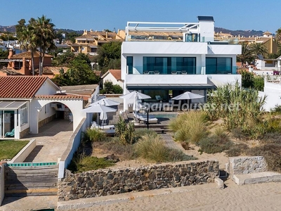 Villa en venta en Costabella, Marbella