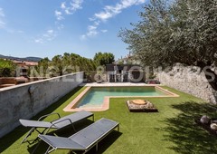 Casa adosada preciosa casa esquinera con piscina en Sant Sadurní d´Anoia