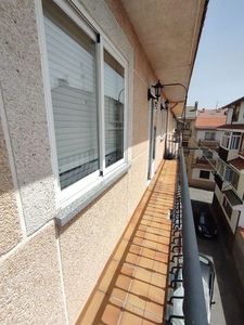 Alquiler de piso en calle Del Molinillo de 3 habitaciones con terraza y muebles