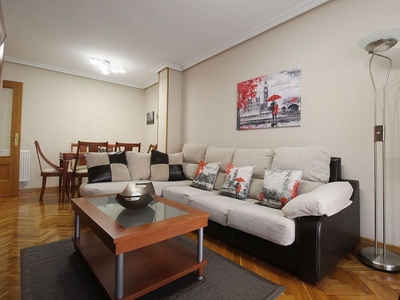Alquiler de piso en Huca - Prados de 2 habitaciones con garaje y muebles