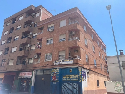 Alquiler de piso en Puerta de Cuartos - Avda. de Portugal de 3 habitaciones con garaje y muebles