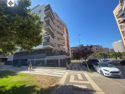 Alquiler de piso en Teatinos de 3 habitaciones con muebles y aire acondicionado