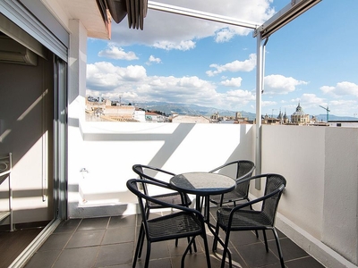 Ático en alquiler en calle Almona de San Juan de Dios de 1 habitación con terraza y muebles