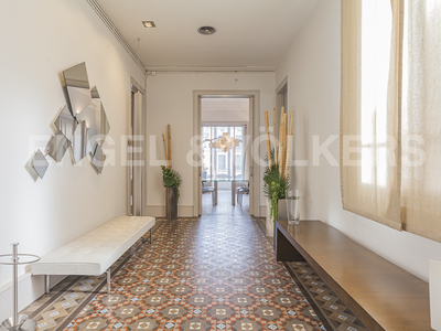 Elegante piso modernista en Rambla Catalunya