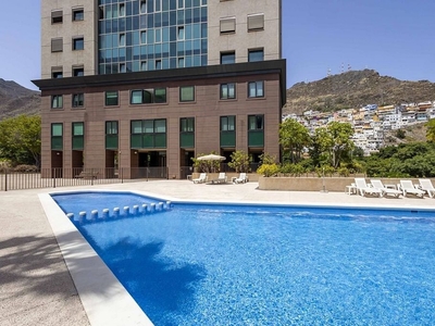 Piso en alquiler en calle Jose Zarate y Penichet de 2 habitaciones con piscina y garaje