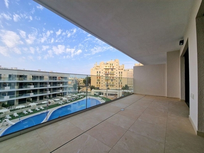 Piso en alquiler en calle Violoncellista Vicente Perello de 2 habitaciones con terraza y piscina