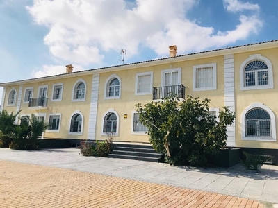 Piso en alquiler en La Huerta de 3 habitaciones con garaje y jardín