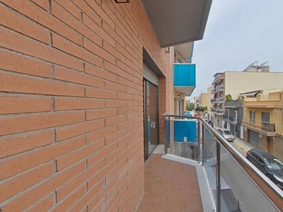 Piso en venta en Calle Vuit, 1º, 43100, Tarragona (Tarragona)