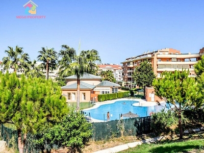 Piso en venta en San Luis de Sabinillas de 2 habitaciones con terraza y piscina