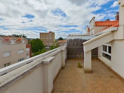 Venta de ático en calle Coulounieix Chamiers de 3 habitaciones con terraza y garaje