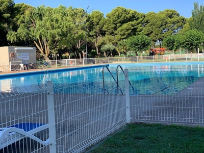 Venta de casa con piscina en La Muela