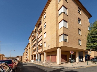 Venta de piso en calle De Pulianas de 3 habitaciones con balcón y aire acondicionado