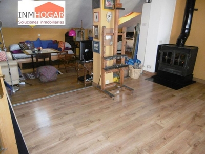 Venta de piso en Centro - Ávila de 4 habitaciones con terraza y calefacción
