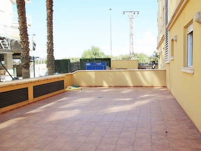 Venta de vivienda con piscina y terraza en Guardamar del Segura, CAUCE DEL RÍO