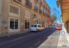 Planta baja con ascensor, parking y calefacción en Aranjuez