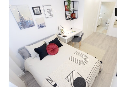 Se alquila habitación en piso de 4 dormitorios en Basurto, Bilbao