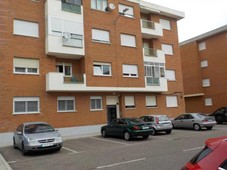 Venta Piso Ciudad Rodrigo. Piso de tres habitaciones en Calle CELSO LAGAR 6. Buen estado primera planta con terraza