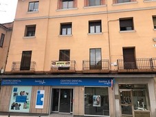 Venta Piso en Calle Gobernador Fernández Jiménez 12. Segovia. A reformar primera planta con terraza