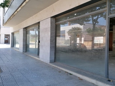 Casa en Avenida JOSEP IRLA, La Bisbal d'Empordà