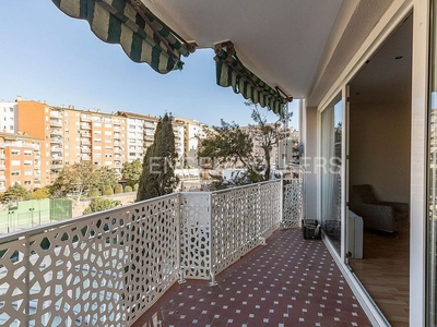 Alquiler de piso en El Putxet i el Farró de 5 habitaciones con garaje y balcón