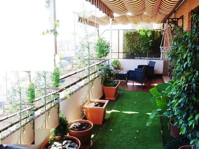 Ático en venta en Parque María Luisa - Huerta de la Salud - Giralda Sur de 2 habitaciones con terraza y balcón