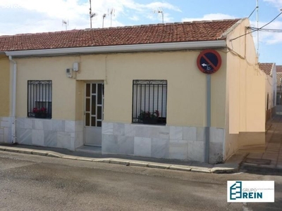 CASA ADOSADA DE 66 M2 CON 3 DORMITORIOS EN SAN MARTIN DE LA VEGA