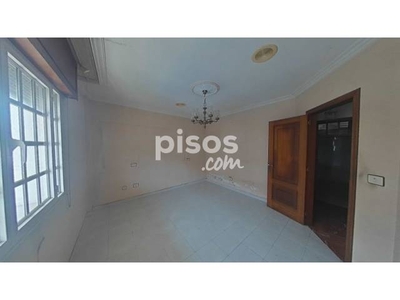 Casa adosada en venta en Avenida de Rosalia de Castro