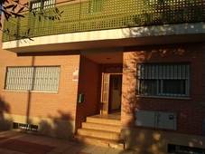 Duplex Juan de Borbón cinco dormitorios con buhardilla, terraza y garaje privado