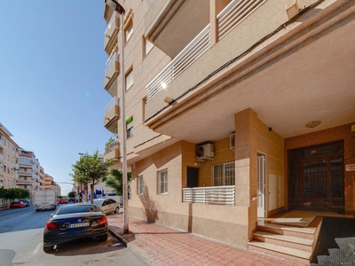 Apartamento en venta en Parque de las Naciones, Torrevieja, Alicante