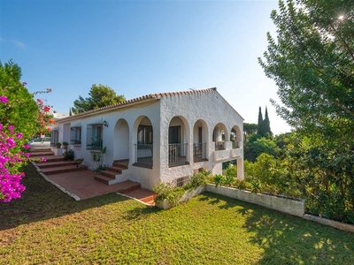 Chalet en venta en El Rosario, Marbella, Málaga