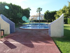 Venta de casa con piscina y terraza en La Siesta, El Salado, Torreta, El Chaparral (Torrevieja), El Limonar III
