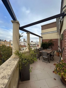 Alquiler de ático en calle De Velázquez de 1 habitación con terraza y aire acondicionado