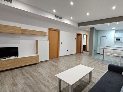 Alquiler de piso en Alcalá la Real de 2 habitaciones con garaje y muebles