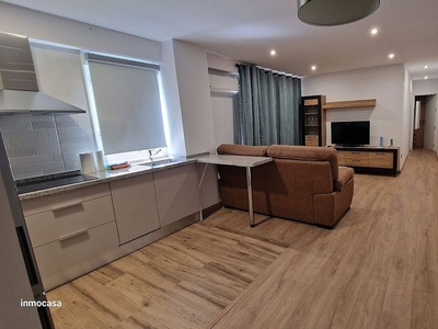 Alquiler de piso en Alcalá la Real de 2 habitaciones con terraza y muebles