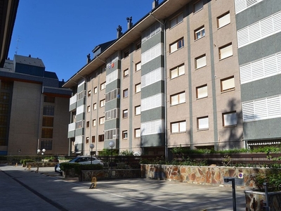 Alquiler de piso en avenida De Francia de 2 habitaciones con terraza y piscina